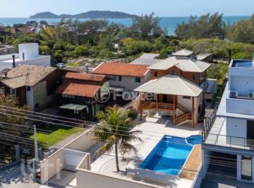 ccc323cc · Casa, 3 dormitórios, 264.38 m², em Campeche