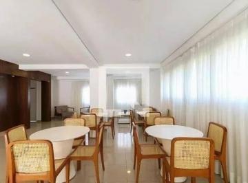 Apartamento · 52m² · 2 Quartos · 1 Vaga · Apartamento com 52m, ótima localização, vista livre,