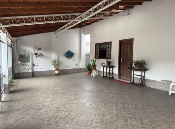 Casa · 138m² · 2 Quartos · 5 Vagas · Casa com Edícula à Venda - 2 quartos, churrasqueira, 138m² - Vista Verde