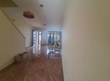 Casa · 100m² · 2 Quartos · 2 Vagas · Sobrado espaçoso com edícula e excelente localização!