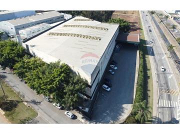 Comercial · 3954m² · 20 Vagas · "Invista no Galpão Ideal em Arujá, SP!"