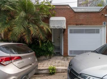 Comercial · 170m² · 8 Quartos · 1 Vaga · Casa comercial na Rua Auguste Clesinger, N. 116 • 170 m²