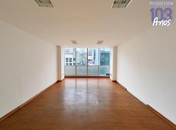 Comercial · 25m² · Visibilidade e Sucesso: Seu Negócio no Ponto Mais Movimentado de Porto Alegre