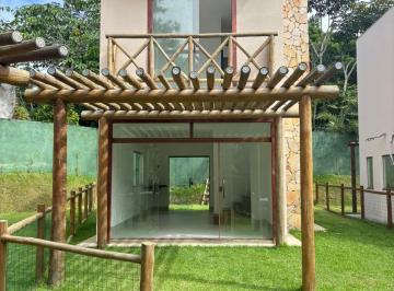 Casa · 70m² · 2 Quartos · 2 Vagas · Casa Padrão em Praia do Forte, com 2 suites, proximo a Lagoa de Aruá, com vaga.