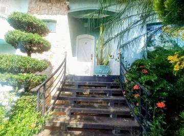 Casa · 319m² · 3 Quartos · 4 Vagas · Casa à venda na Vila Santa Maria em Americana com 3 quartos (1 suíte) e 2 vagas de garagem 