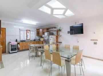Casa · 215m² · 3 Quartos · 5 Vagas · Sobrado com 3 suítes, 215 m² de área interna e quintal no Bairro Olímpico, São Caetano do Sul