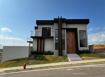Casa · 284m² · 4 Quartos · 3 Vagas · Alto Padrão no Portal Lamis: 4 Suítes, Piscina e Vista Deslumbrante