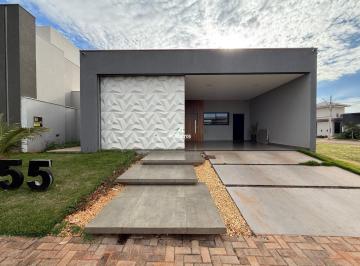 Casa · 150m² · 3 Quartos · 2 Vagas · Casa à venda no condomínio Porto Royale em Dourados MS