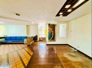 Casa · 330m² · 4 Quartos · 3 Vagas · Sobrado Amplo à Venda, Ideal para Moradia ou Comércio,