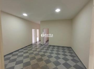 Comercial · 300m² · Casa comercial disponível para locação ou venda no bairro Umuarama em Uberlândia-MG.