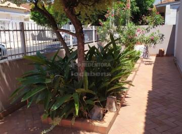 Casa · 250m² · 4 Quartos · 1 Vaga · Casa com 2 suítes em Mirassol