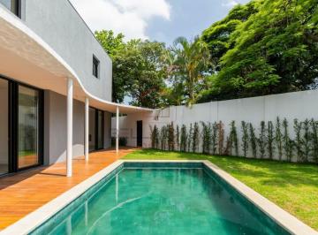 Casa · 375m² · 4 Quartos · 3 Vagas · "Deslumbre-se com esta charmosa casa à venda no bairro Jardim"