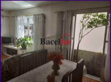 Casa · 300m² · 7 Quartos · Casa a três quadras da praia em Copacabana