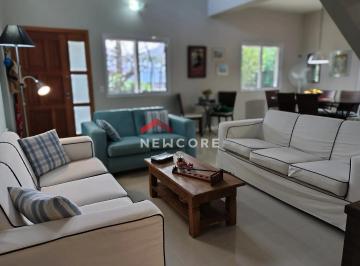 Casa · 290m² · 4 Quartos · 2 Vagas · Casa de condomínio em Rua Cação - Mar Verde - Caraguatatuba/SP