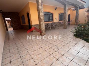 Casa · 219m² · 2 Quartos · 2 Vagas · Casa em Rua João Pessoa - Centro - Mongaguá/SP