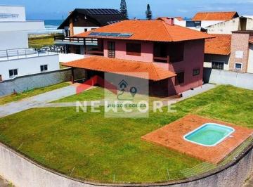 Casa · 173m² · 3 Quartos · 2 Vagas · Casa em Paulino Martins - Centro - Imbituba/SC