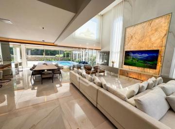 Casa · 587m² · 3 Quartos · 3 Vagas · Casa Nova e Mobiliada, Porteira fechada com 03 suítes à Venda em Jundiaí/SP