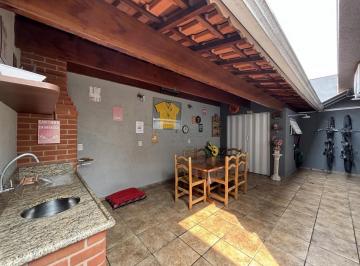 Casa · 200m² · 3 Quartos · 2 Vagas · Casa Padrão fora condomínio em Jundiaí