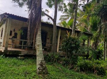 Casa de 2 quartos, Rio de Janeiro · Lindo espaço com muito verde,, plano e edícula para realizar vários projetos