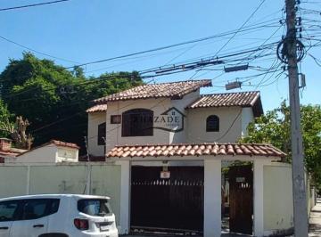 Casa · 226m² · 3 Quartos · 3 Vagas · Excelente Casa duplex à venda em Piratininga, Niterói.