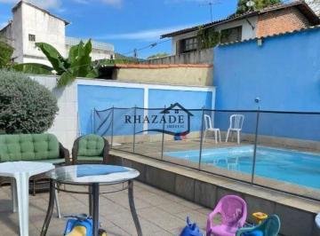 Casa · 207m² · 4 Quartos · 4 Vagas · Excelente casa em Itaipu Niterói, a 300 metros dos principais mercados.