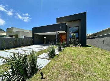 Casa · 162m² · 3 Quartos · 2 Vagas · Linda Casa à Venda no Condomínio Pedra de Inoã – Itaipuaçu, Maricá.