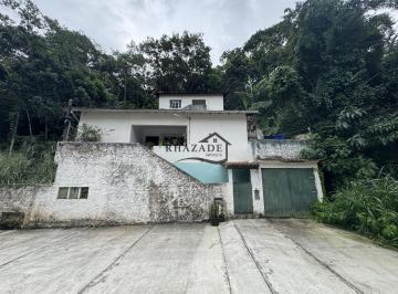 Casa · 210m² · 2 Quartos · 1 Vaga · Oportunidade Imperdível em Serra Grande – Itaipu: 2 Casas + Terreno Vazio