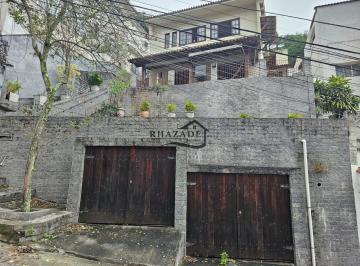 Casa · 290m² · 2 Quartos · 2 Vagas · Excelente Duplex, ótima localização. 4 quartos sendo 2 suítes por R$ 900.000