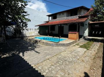 Casa · 250m² · 5 Quartos · 2 Vagas · CASA EM ITAIPU