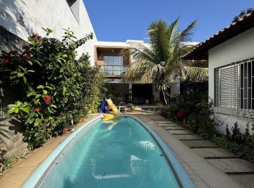 Casa · 350m² · 6 Quartos · 2 Vagas · Casa à Venda em Camboinhas, Niterói – A 950m da Praia!