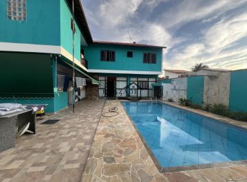 Casa · 230m² · 4 Quartos · 3 Vagas · Excelente Casa no Maravista em Niterói, a 250 metros dos principais mercados.