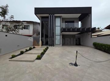Casa de 3 quartos, Caraguatatuba · Sobrado alto padrão em condomínio à venda no Massaguaçu em Caraguatatuba SP