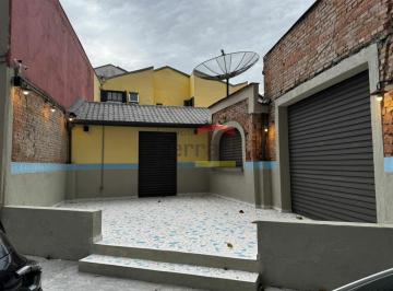 Comercial · 130m² · Imóvel Comercial com Renda Santa Terezinha ! Com grande Fluxo