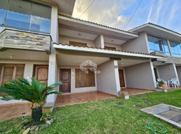 Casa · 111m² · 3 Quartos · 1 Vaga · Casa duplex com 03 dormitórios sendo 1 suíte, 2 banheiros, na Beira Mar de Xangri-lá.