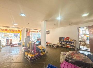 Comercial · 52m² · Loja em Itaipu, Niterói/RJ de 52m² para locação R$ 6.000,00/mes