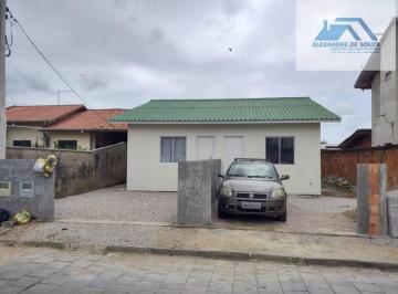 Casa de 6 quartos, Tijucas · Conjunto Residencial com 3 Casas à Venda em Tijucas