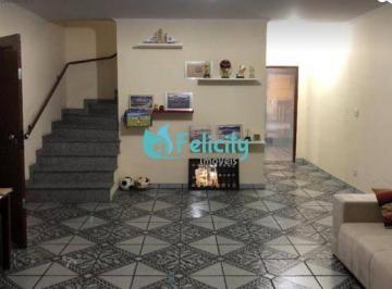 Casa · 220m² · 3 Quartos · 2 Vagas · Sobrado com 3 dorms, 1 suíte, 2 vagas, 220m2 no City Pinheirinho