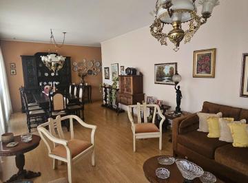 Apartamento de 4 quartos, Santos · Gonzaga 3dorm 2 vagas demarcadas com dependência perto da praia.