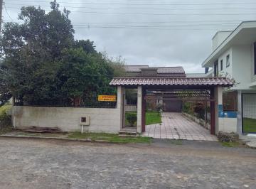 Casa de 3 quartos, Sombrio · Sobrado desocupado