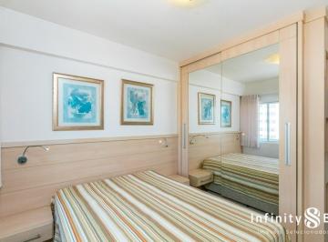 Foto 01 · Imperdível apartamento à venda em Balneário Camboriú-SC, Centro: 2 quartos, 1 suíte, 2 salas, 2 banh