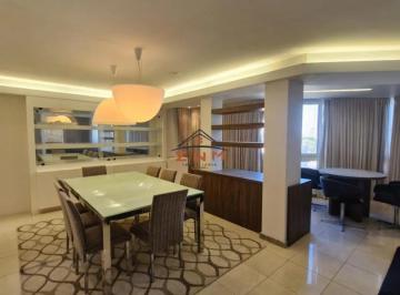 Apartamento · 207m² · 3 Quartos · 2 Vagas · Apartamento no Centro, com 3 dormitórios