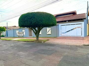 Casa · 398m² · 3 Quartos · 4 Vagas · Casa térrea com muito espaço e flexível para negociação com permutas.