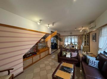 Casa · 320m² · 3 Quartos · 5 Vagas · Casa à Venda na Vila Inah