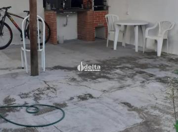 Casa · 250m² · 2 Quartos · 3 Vagas · Casa Residencial com 3 Quartos xdisponível para venda no bairro Residencial Gramado em Uberlândia-MG
