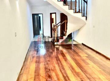 Casa · 210m² · 4 Quartos · 4 Vagas · O Sobrado Perfeito para a Sua Família
