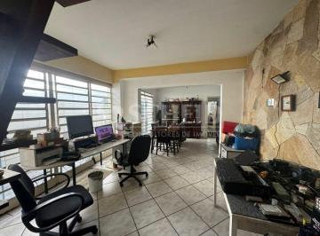 Casa · 210m² · 4 Quartos · 2 Vagas · Casa na Chácara Sto Antonio 210m2, 4 quartos, 1 suite, 3 salas, 4 banheiros, 2 vagas e churrasqueira