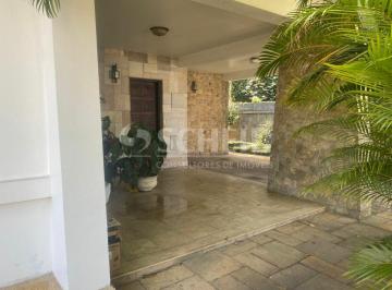 Casa · 241m² · 4 Quartos · 5 Vagas · Casa térrea comercial para locação na região de veleiros.