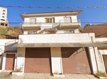 Casa · 220m² · 3 Quartos · 2 Vagas · Casa/Sobrado na Zona Leste