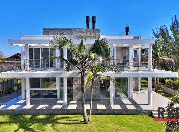 c74802c9312bd39de12c8b5148c5de98ca126a50 · Casa com 4 dormitórios à venda, 427 m² por R$ 2.450.000,00 - Bellatorres - Passo de Torres/SC