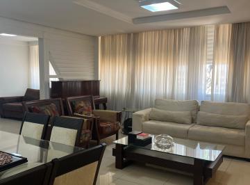Sala de estar · 4 QUARTOS  UM  SUITE  REFORMADO, SALA ESPAÇOSA,  ARMÁRIOS ACEITA FINANCIAMENTO 